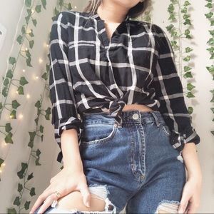 BLACK/WHITE FLANNEL TOP